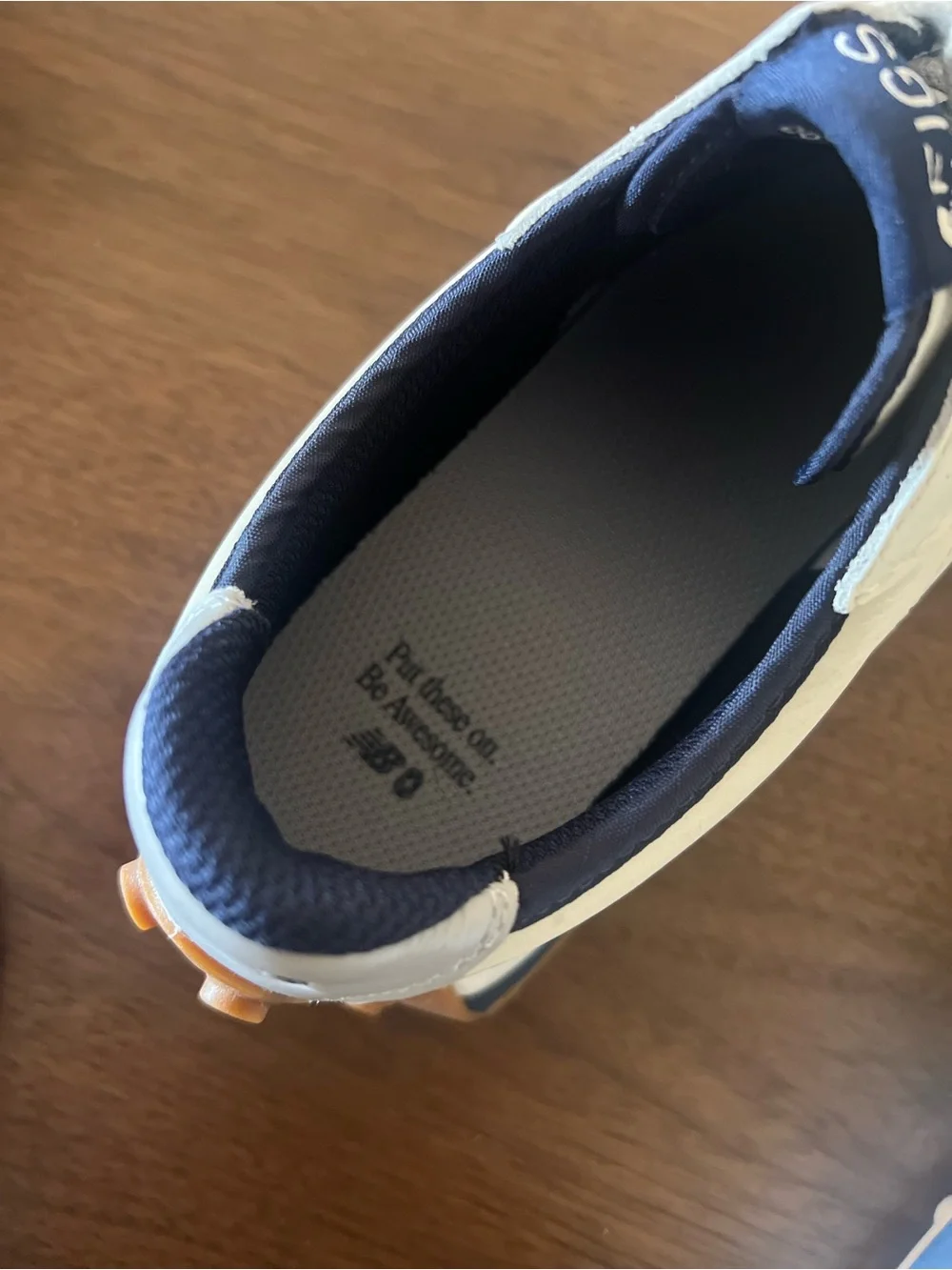 Figs New Balance 327 - Picture 9 of 10